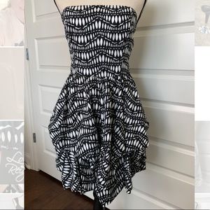 Strapless party dress, black and white, size 5 homecoming dress
